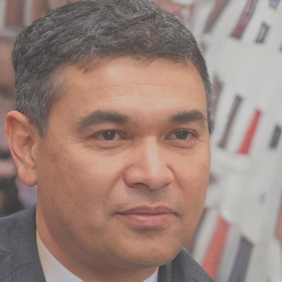 Miembro del equipo kalentovia en sesión de trabajo colaborativo
